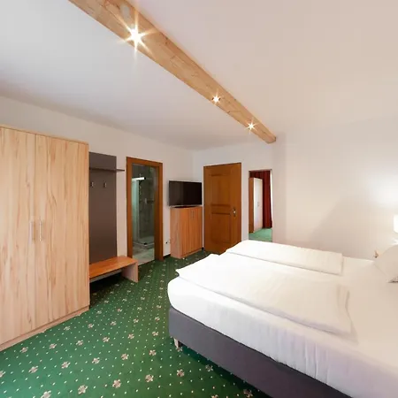 Hotel Salzburger Dolomitenhof 3*