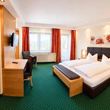 Hotel Salzburger Dolomitenhof 3*