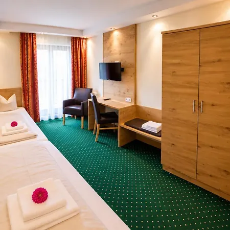 Salzburger Dolomitenhof Hotel 3*